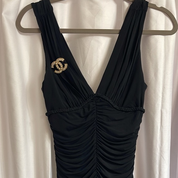 BCBG Maxazria Little Black V Neck Jersey Dress NWT - Picture 3 of 5